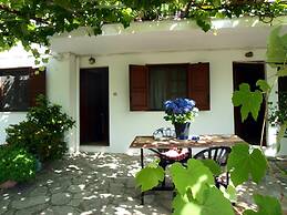 Paradeisos Double Room 6