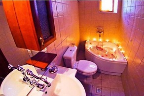 Heliodora Superior Triple Room 5