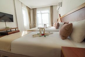Far Life Hotel