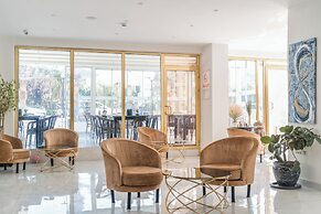 Far Life Hotel