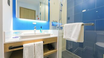 Holiday Inn Express Shanghai Pudong Airport by IHG