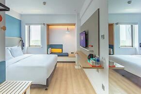 Holiday Inn Express Shanghai Pudong Airport by IHG
