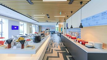 Holiday Inn Express Shanghai Pudong Airport by IHG