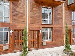 5 Harbour Yard
