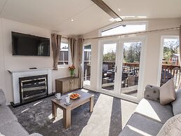 Honeysuckle Lodge