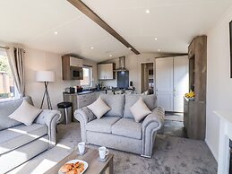 Honeysuckle Lodge