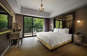 Grasse Grace Manor