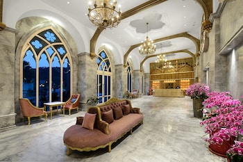 Grasse Grace Manor