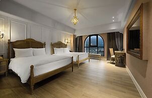 Grasse Grace Manor