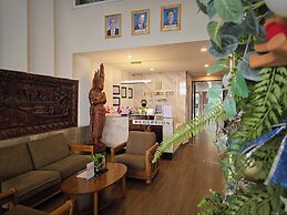 Joli Hotel