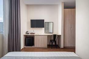 Joli Hotel