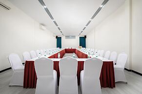 Joli Hotel