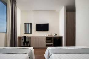 Joli Hotel