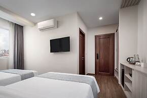 Joli Hotel