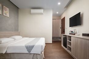 Joli Hotel