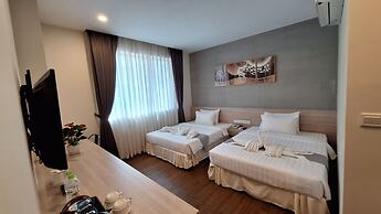 Joli Hotel