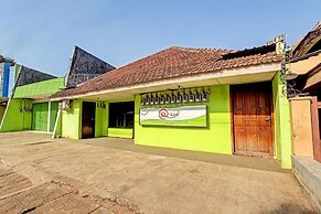 SPOT ON 91521 Mayong Guesthouse
