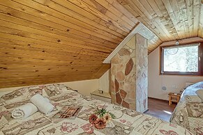 Rozi's Riverside Cottage