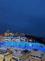 Calacatta Hotel & Resort