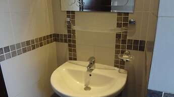 Tamrah Suites Hotel
