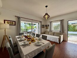 Vilamoura Ocean Villa With Pool