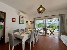 Vilamoura Ocean Villa With Pool