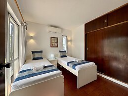 Vilamoura Ocean Villa With Pool