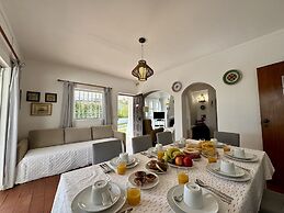 Vilamoura Ocean Villa With Pool