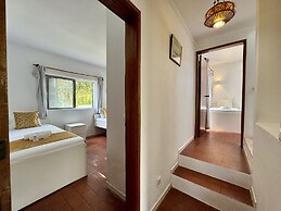Vilamoura Ocean Villa With Pool