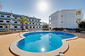 Albufeira Delight With Pool by Homing