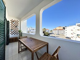 Albufeira Delight With Pool by Homing