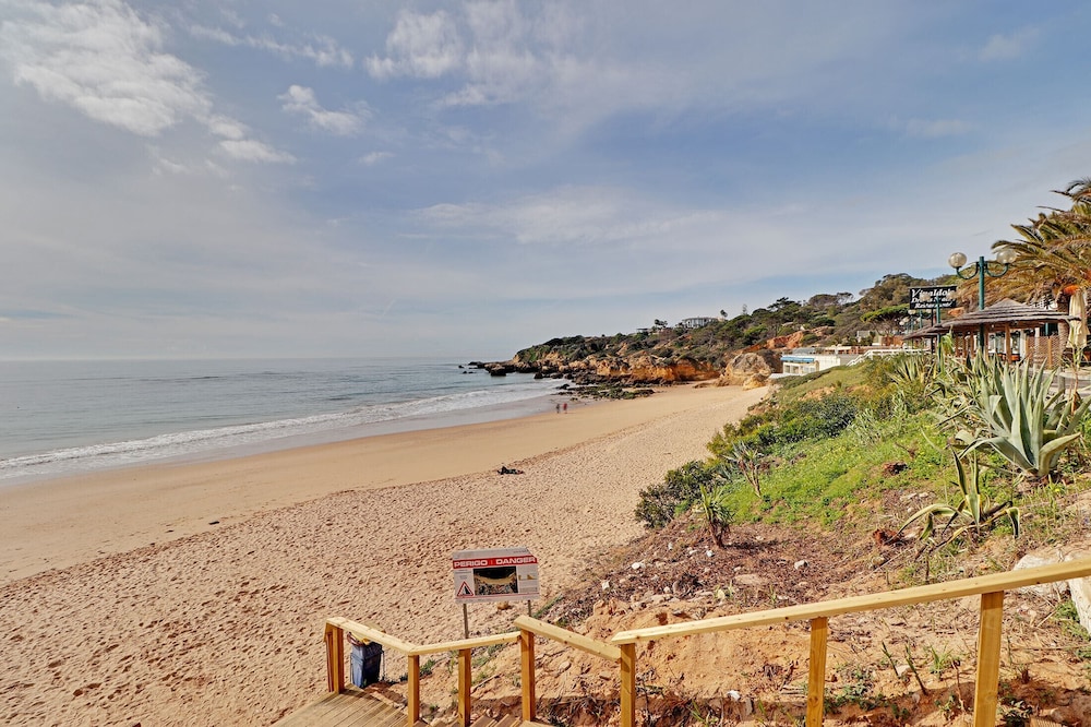 Albufeira Central 1 by Homing