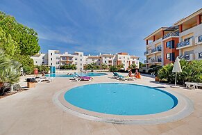 Albufeira Modern 1 With Pool by Homing