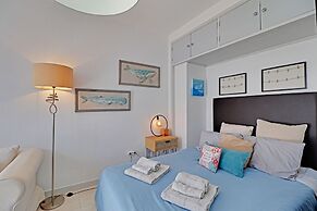 Faro Airport Flat 1 by Homing