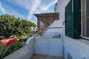 Faro Airport Flat 3 by Homing