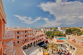 Vilamoura Main Avenue by Homing