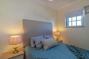 Faro Airport Flat 5 by Homing