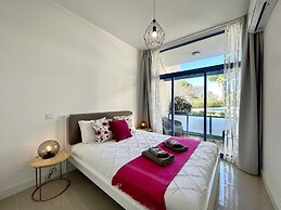 Vilamoura Prestige With Pool by Homiing