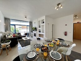 Vilamoura Prestige With Pool by Homiing