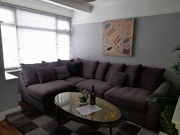 Bright 4-bed House 15 min to Manchester Centre