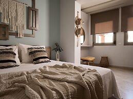Laura Suites