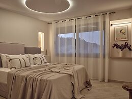 Laura Suites