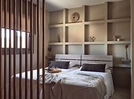 Laura Suites