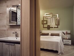 Laura Suites