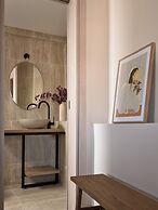 Laura Suites