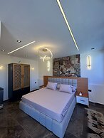 Osiris pyramids view inn