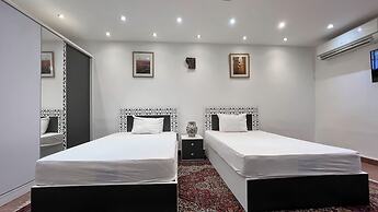 Osiris pyramids view inn