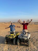 Osiris pyramids view inn