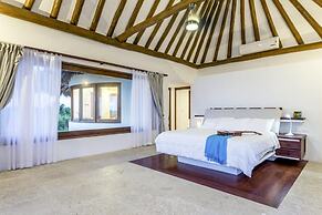 DK Luxury Ocean Front Villas - Adults Only by Baleine Group