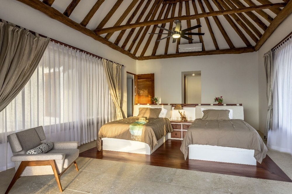 DK Luxury Ocean Front Villas - Adults Only by Baleine Group